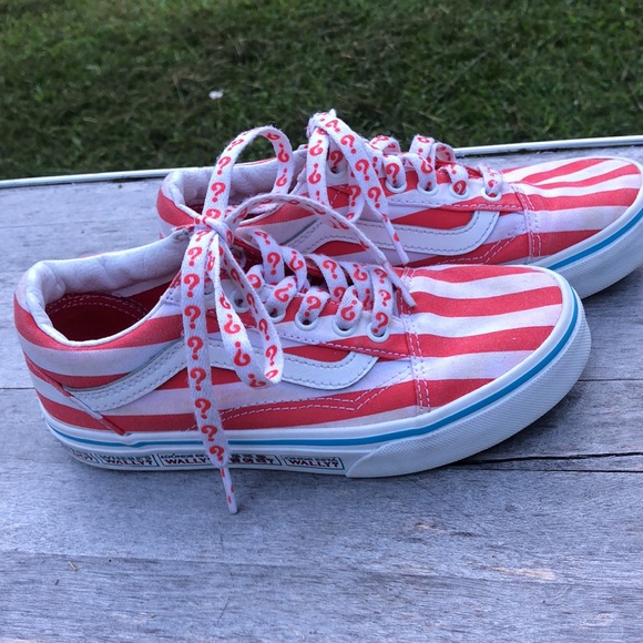 Vans , size 2 1/2 kids, reed and white, Where’s  Waldo theme - Picture 3 of 8